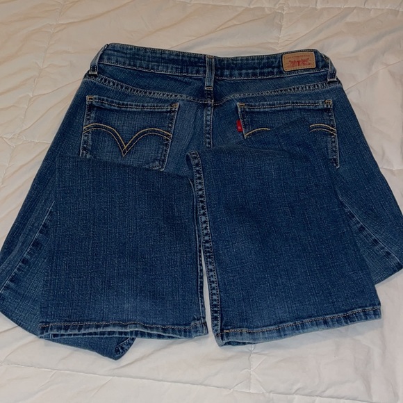 Levi’s. - Picture 4 of 6